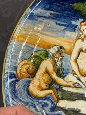 A fine Italian maiolica 'Triumph of the Sea Gods' dish, probably workshop of Orazio Fontana, Urbino, 3rd quarter 16th C. — photo 6