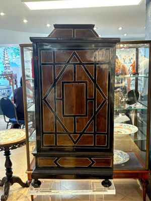 A fine Italian tortoiseshell- and ebony-veneered cabinet, Florence, 17th C. — photo 43