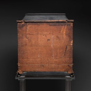 A fine Italian tortoiseshell- and ebony-veneered cabinet, Florence, 17th C. — photo 7