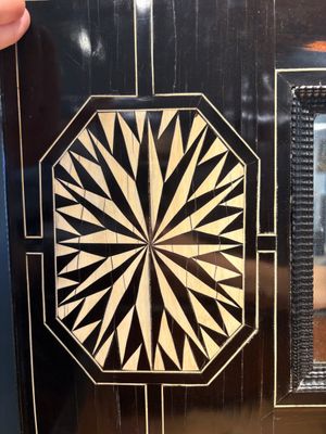 A fine Italian tortoiseshell- and ebony-veneered cabinet, Florence, 17th C. — photo 37