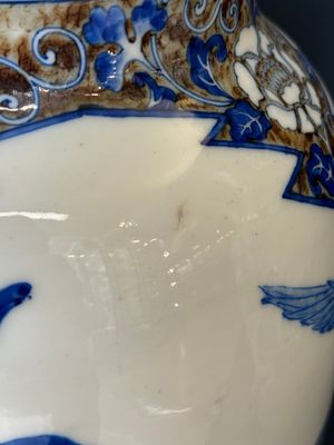 A fine Japanese blue, white and copper-red vase, Kato Shigeju 加藤繁十 mark, 19th C. — foto 5