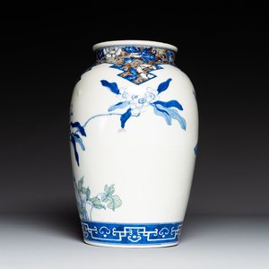 A fine Japanese blue, white and copper-red vase, Kato Shigeju 加藤繁十 mark, 19th C. — foto 2