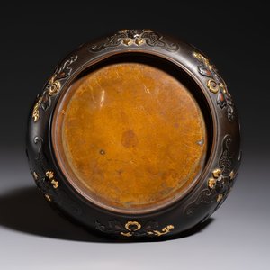 A fine Japanese bronze stand with silver-, gold- and copper-plated details, Meiji, 19th C. — photo 6