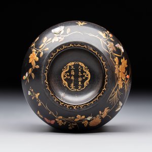 A fine Japanese Shibayama gilt-lacquer zitan cup, signed Dainippon Tokyo Seimusai 生霧齋 mark, Meiji, 19th C. — 照片 8