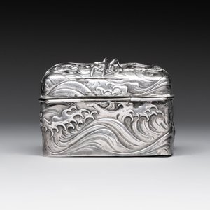 A fine Japanese silver 'Dragon' box, 19th C. — photo 5
