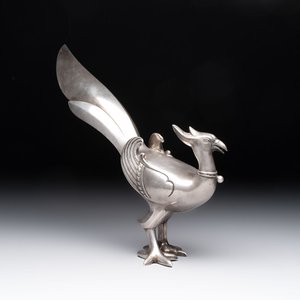 A fine Japanese silver phoenix, made by Toshihiko 敏彥造, silver 銀製 mark, Meiji/Taisho, 19/20th C. — photo 1