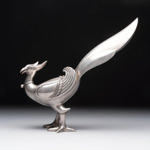 A fine Japanese silver phoenix, made by Toshihiko 敏彥造, silver 銀製 mark, Meiji/Taisho, 19/20th C. — photo 3