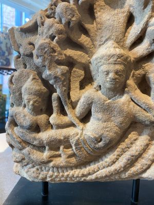 A fine Khmer sandstone relief depicting 'The birth of Brahma', Angkor period, Cambodia, 11th C. — 照片 2