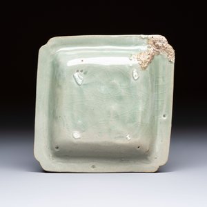 A fine Korean celadon square dish with incised floral design, Goryeo, 12th C. — photo 2