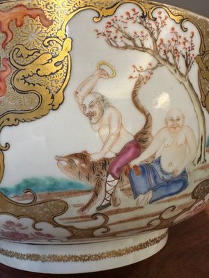 A fine large Chinese Canton famille rose 'Mandarin subject' bowl, Qianlong — 照片 10