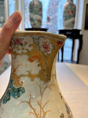 A fine large Chinese famille rose gilt-decorated 'Mandarin Subject' jug and cover, Qianlong — foto 12