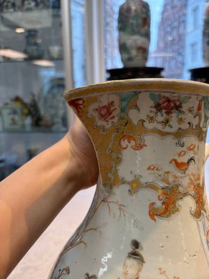A fine large Chinese famille rose gilt-decorated 'Mandarin Subject' jug and cover, Qianlong — foto 14