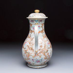 A fine large Chinese famille rose gilt-decorated 'Mandarin Subject' jug and cover, Qianlong — foto 3