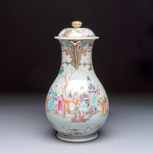 A fine large Chinese famille rose gilt-decorated 'Mandarin Subject' jug and cover, Qianlong — foto 5