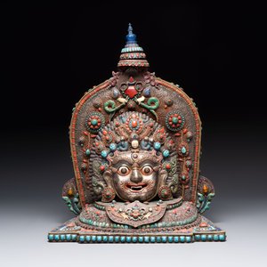 A fine large Nepalese red coral and precious stone-inset brass and silver filigree 'Bhairava' mask, 19th C. — photo 2