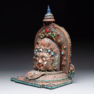A fine large Nepalese red coral and precious stone-inset brass and silver filigree 'Bhairava' mask, 19th C. — photo 3