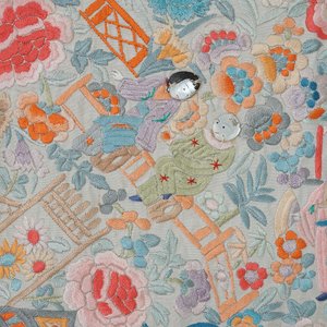 A fine large square Chinese table embroidery with mother of pearl heads, 19th C. — 照片 3