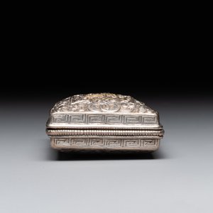 A fine Mongolian parcel-gilt silver 'qilin' box, 18/19th C. — photo 7