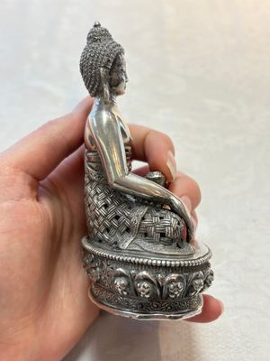 A fine Nepalese silver Buddha, 20th C. — 照片 4