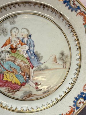A fine pair of Chinese famille rose 'Autumn' plates with troubadours, Qianlong — photo 8