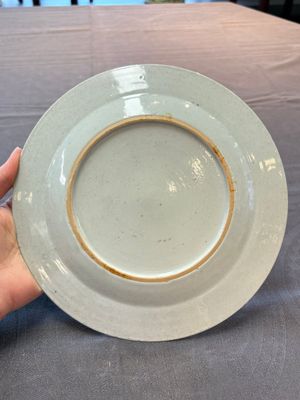 A fine pair of Chinese famille rose 'Autumn' plates with troubadours, Qianlong — photo 10