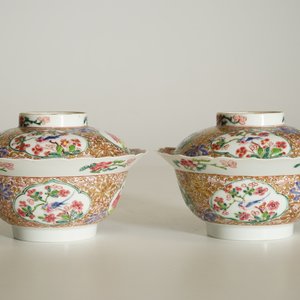 A fine pair of Chinese famille rose bowls and covers, Yongzheng — 照片 16