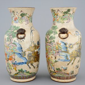 A fine pair of Chinese famille verte crackle glaze vases, Nanking, 19th C. — 照片 2