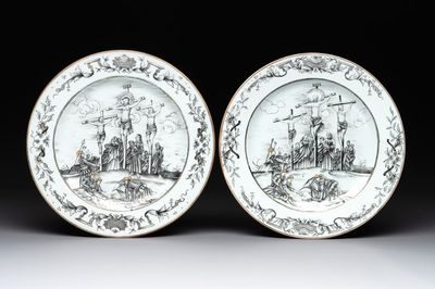 A fine pair of Chinese grisaille 'Crucifixion' plates, Qianlong, ca. 1740-1760