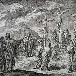 A fine pair of Chinese grisaille 'Crucifixion' plates, Qianlong, ca. 1740-1760 — photo 3