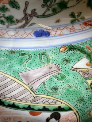 A fine pair of large Chinese famille verte vases and covers, Kangxi — photo 32