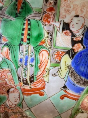 A fine pair of large Chinese famille verte vases and covers, Kangxi — photo 35