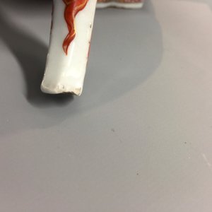 A fine pair of large Chinese Imari style teapots and covers, Kangxi — photo 8