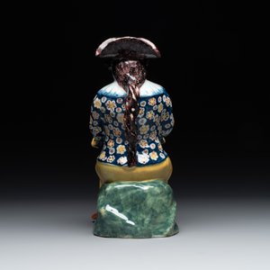 A fine polychrome Dutch Delft 'bobbejak' ewer, 18th C. — photo 4