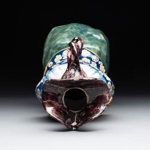 A fine polychrome Dutch Delft 'bobbejak' ewer, 18th C. — photo 7