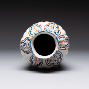 A fine polychrome Dutch Delft cashmere palette ribbed vase with birds among flowering branches, early 18th C. — photo 6