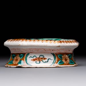 A fine polychrome Dutch Delft doré 'good shepherd' salt, 18th C. — photo 6