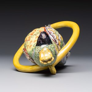 A fine polychrome Dutch Delft model of a parrot on a ring — 照片 6