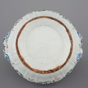 A fine polychrome faience tureen, Quimper, workshop of Caussy, 1750-1770 — 照片 9