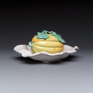 A fine polychrome Schrezheim faience 'Melon' tureen and cover, Germany, 18th C. — 照片 1