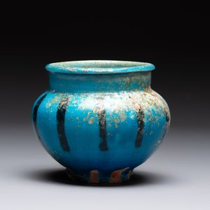 A fine Raqqa turquoise-glazed striped jar, Syria, 13th C. — photo 2