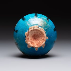 A fine Raqqa turquoise-glazed striped jar, Syria, 13th C. — photo 7