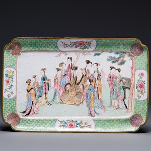 A fine rectangular Chinese Canton enamel ruby-back dish with figural design, Yongzheng — 照片 1