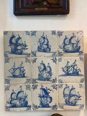 A fine set of 9 blue and white Dutch Delft tiles with ships, 17th C. — foto 1