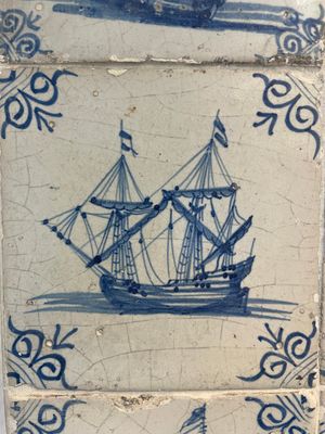 A fine set of 9 blue and white Dutch Delft tiles with ships, 17th C. — foto 3
