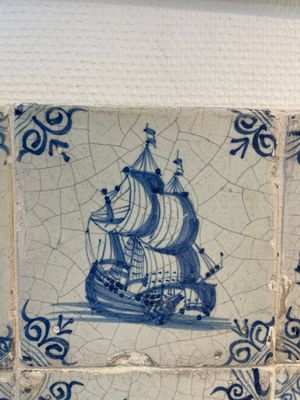A fine set of 9 blue and white Dutch Delft tiles with ships, 17th C. — foto 5