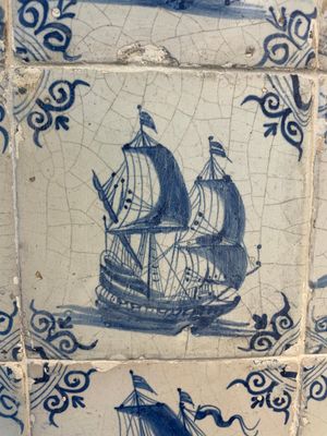A fine set of 9 blue and white Dutch Delft tiles with ships, 17th C. — foto 6