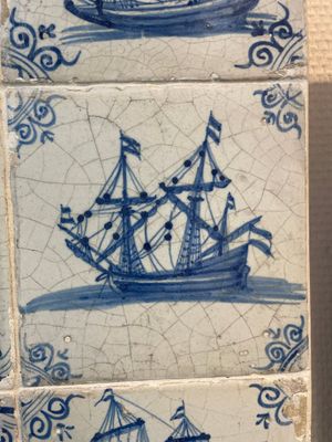 A fine set of 9 blue and white Dutch Delft tiles with ships, 17th C. — foto 9