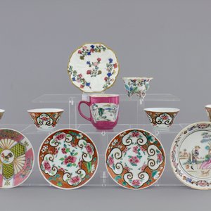 A fine set of six Chinese famille rose export porcelain cups and five saucers, Yongzheng-Qianlong, 18th C. — photo 1