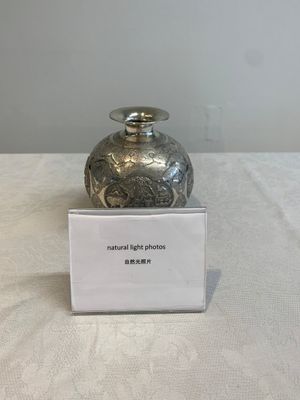 A fine silver vase with birds for the Turkish market, Egypt, dated 1936 — foto 1