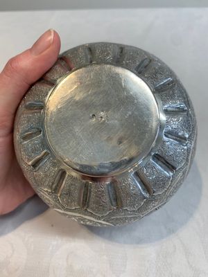 A fine silver vase with birds for the Turkish market, Egypt, dated 1936 — foto 11